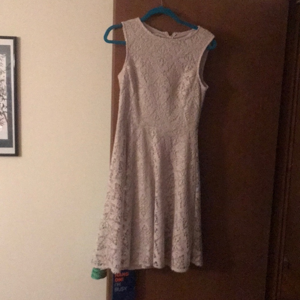 Lacy cream dress - Picture 1 of 1
